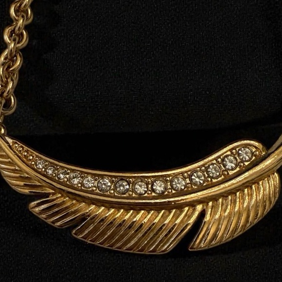 Vintage GIVENCHY Paris Luxury Designer Elegant Gold Tone Feather Choker Necklace - Picture 7 of 7